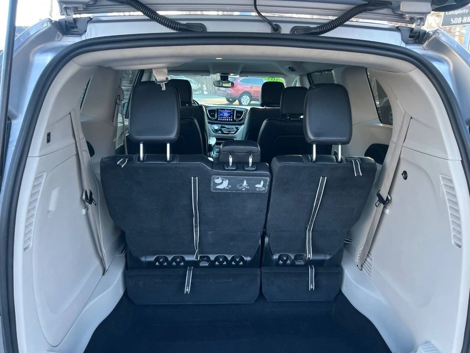 2017 Chrysler - Image 19 of 21