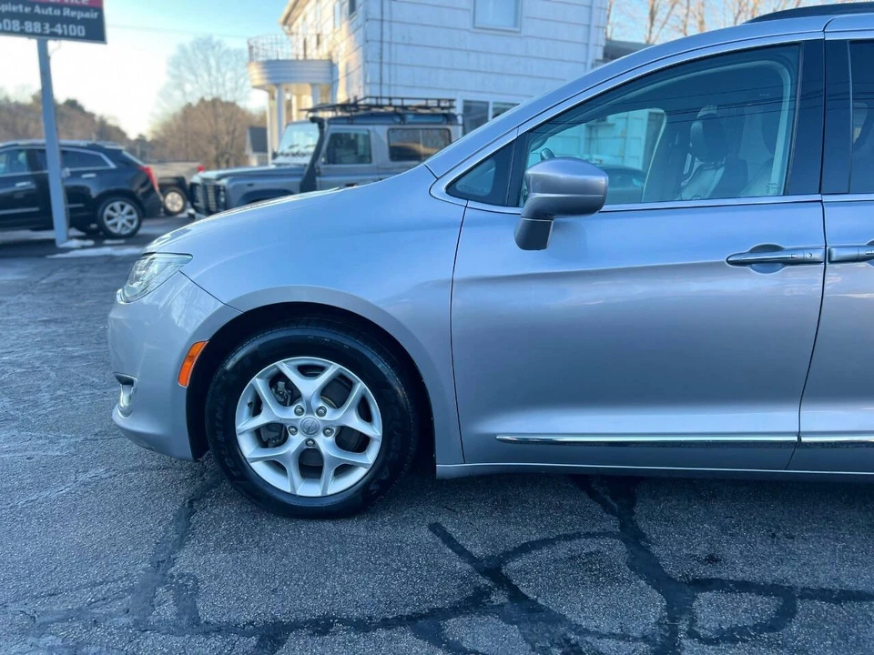 2017 Chrysler - Image 5 of 12