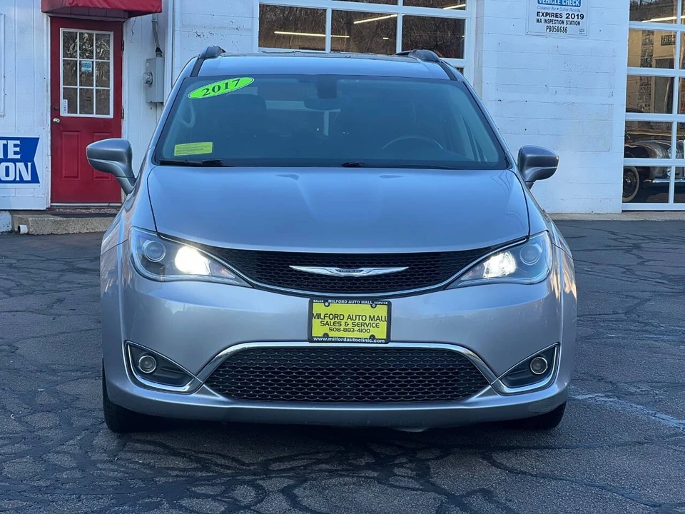 2017 Chrysler - Image 2 of 12