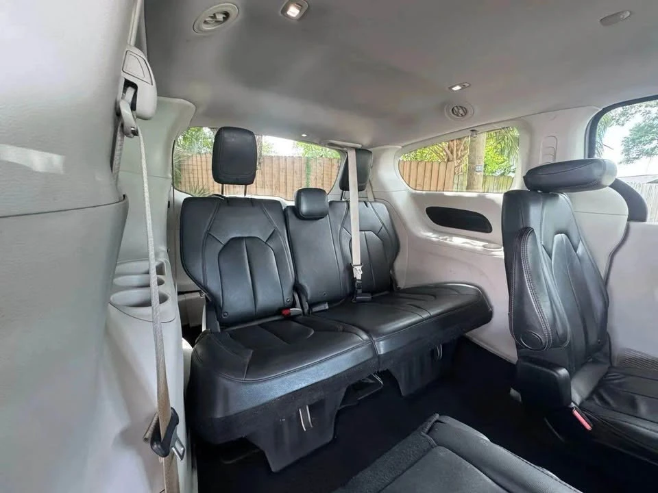 2017 Chrysler Town & Country - Image 14 of 16