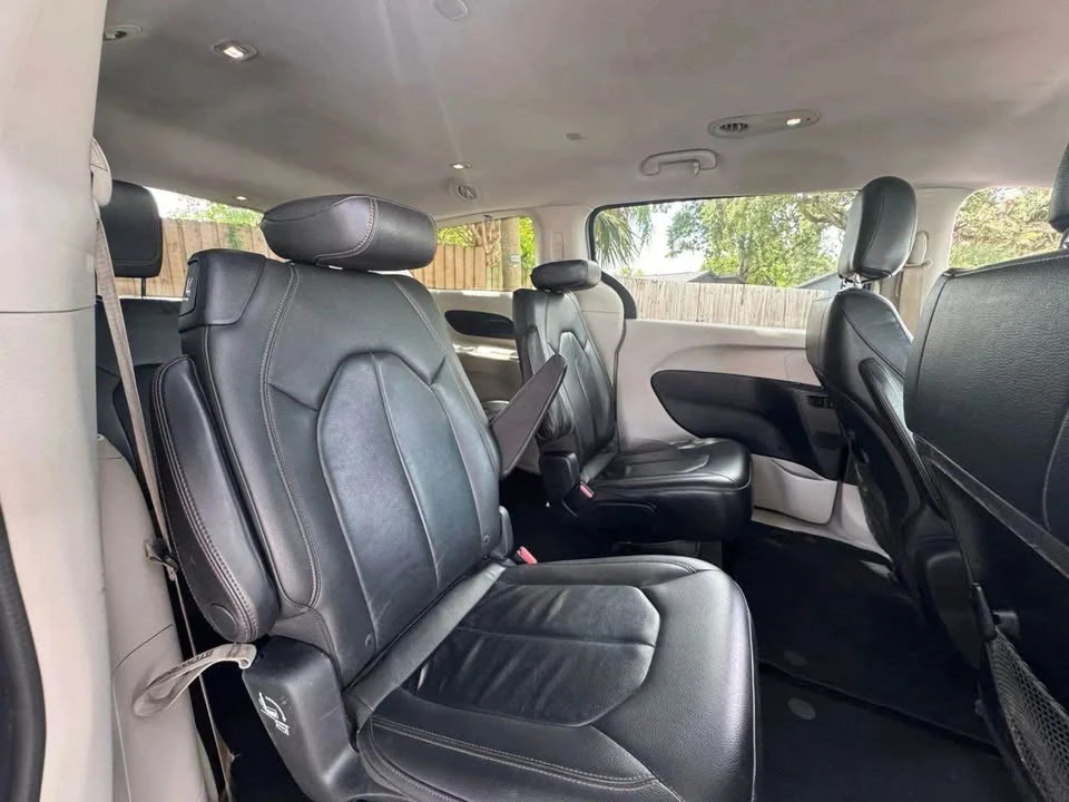 2017 Chrysler Town & Country - Image 13 of 16