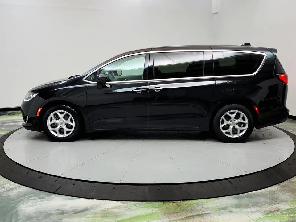 2017 Chrysler - Image 8 of 21