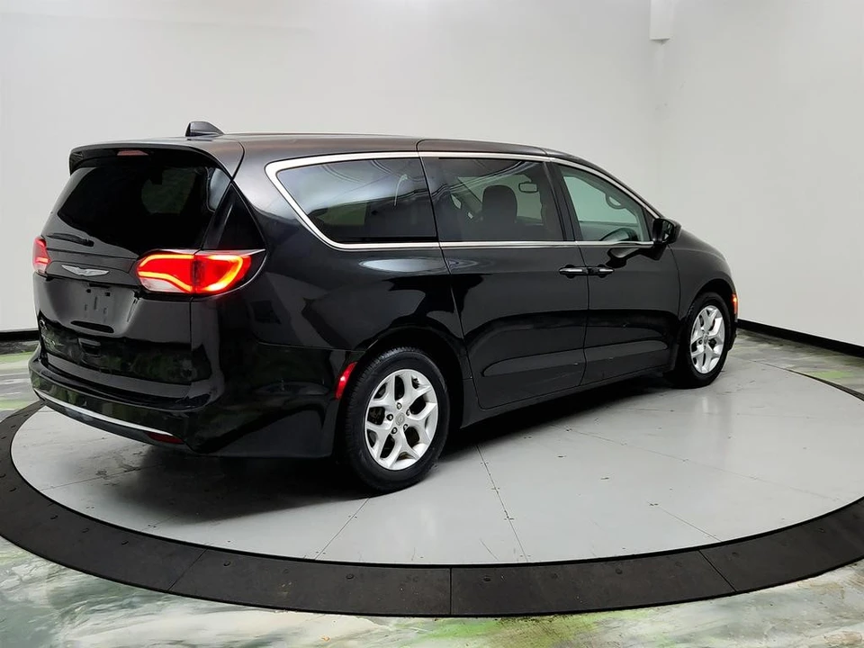 2017 Chrysler - Image 5 of 21