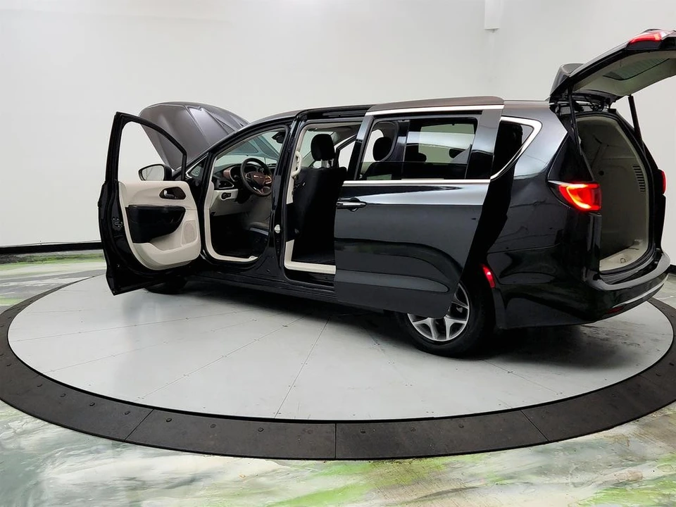 2017 Chrysler - Image 12 of 21