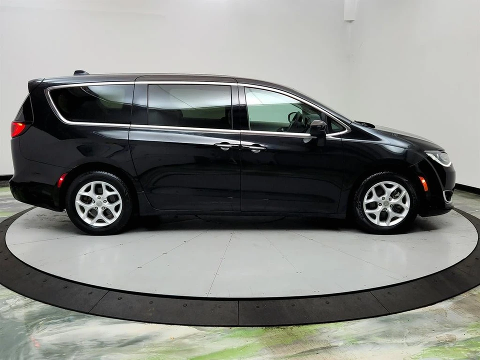 2017 Chrysler - Image 4 of 21