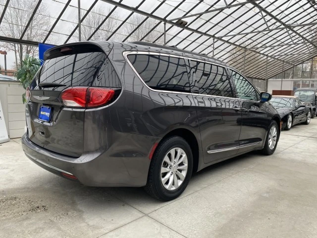 2017 Chrysler - Image 8 of 31