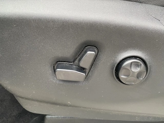 2017 Chrysler - Image 29 of 31