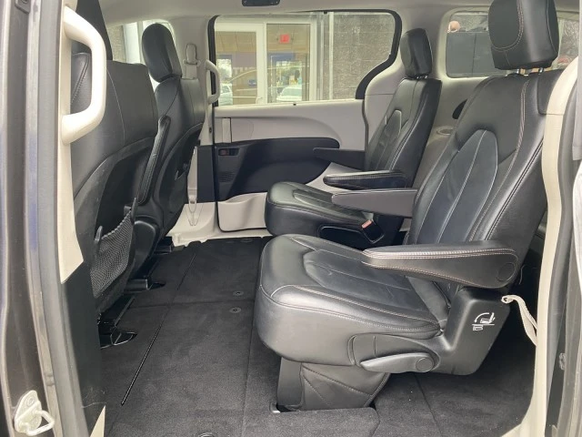 2017 Chrysler - Image 30 of 31