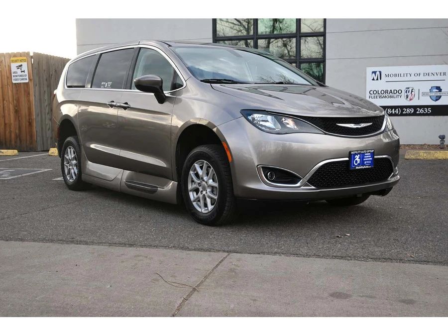2017 Chrysler - Image 3 of 12