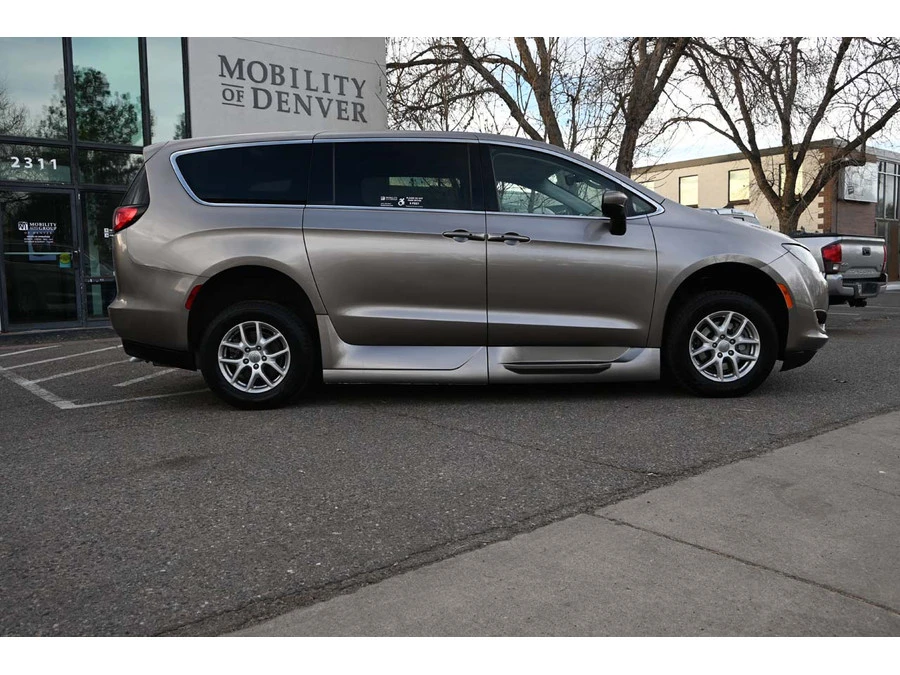 2017 Chrysler - Image 5 of 12