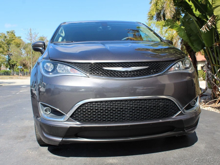2017 Chrysler - Image 9 of 12