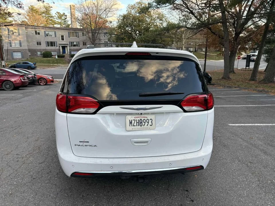2017 Chrysler - Image 5 of 10
