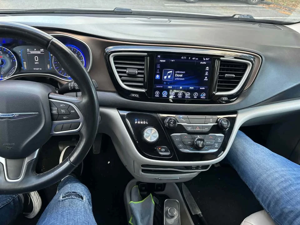 2017 Chrysler - Image 10 of 10