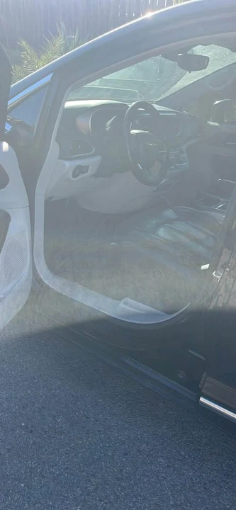 2017 Chrysler - Image 3 of 8