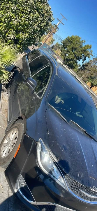2017 Chrysler - Image 6 of 8
