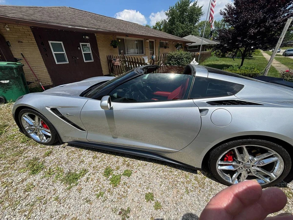 2017 Chevrolet Corvette C7 - Image 2 of 15