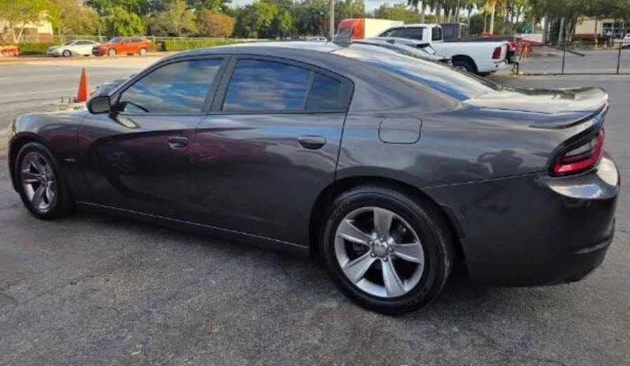 2017 Dodge Charger 7th Gen - Image 5 of 10