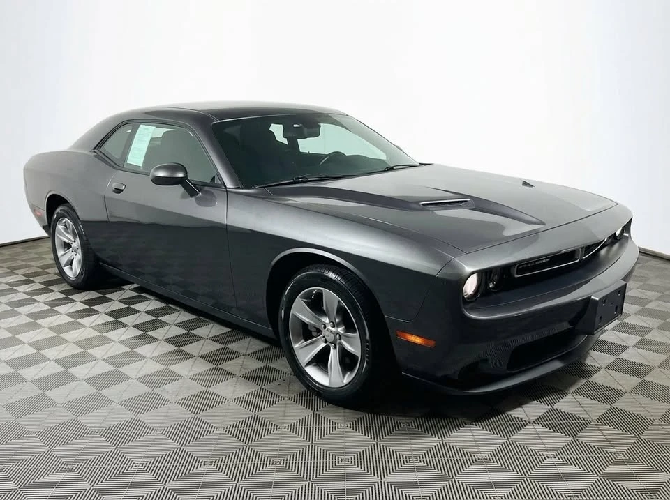 2017 Dodge Challenger 3rd Gen - Image 3 of 8