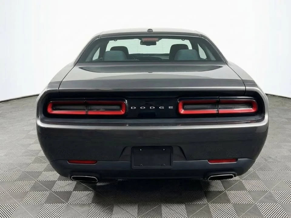 2017 Dodge Challenger 3rd Gen - Image 4 of 8