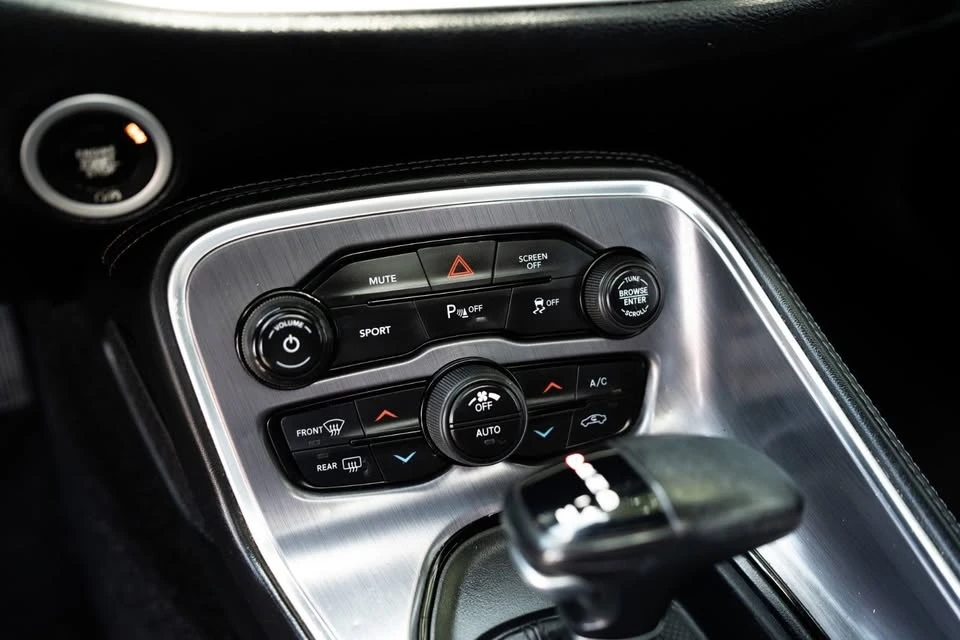 2017 Dodge Challenger 3rd Gen - Image 16 of 19