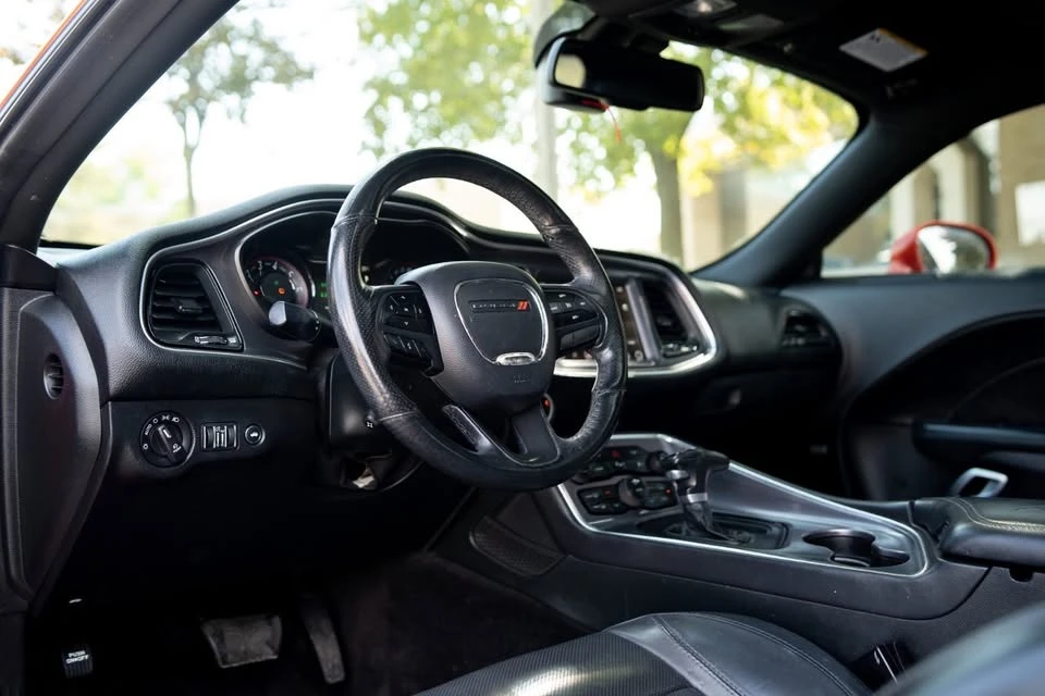 2017 Dodge Challenger 3rd Gen - Image 9 of 17