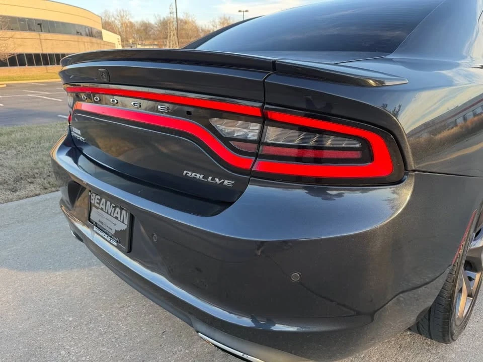2017 Dodge Charger 7th Gen - Image 6 of 17