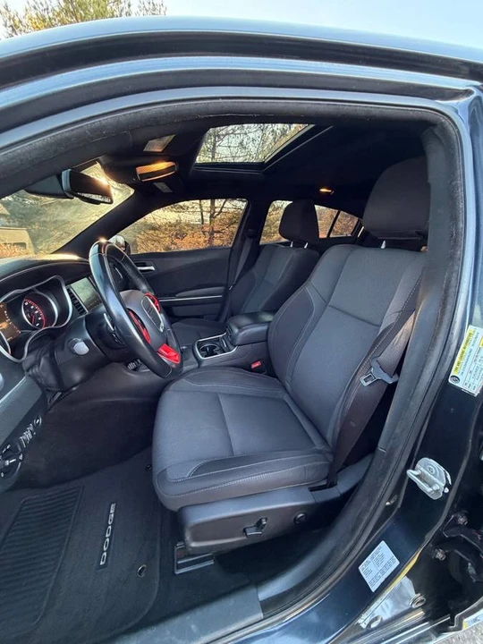 2017 Dodge Charger 7th Gen - Image 14 of 17