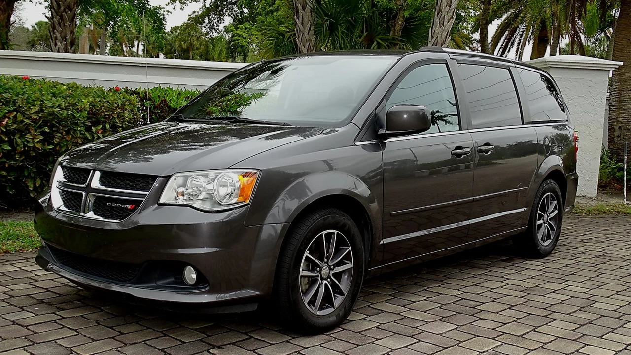 2017 Dodge Caravan - Image 7 of 21