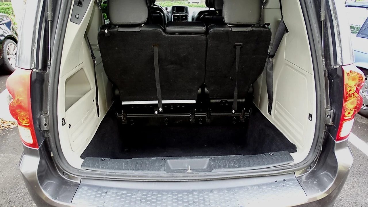 2017 Dodge Caravan - Image 19 of 21