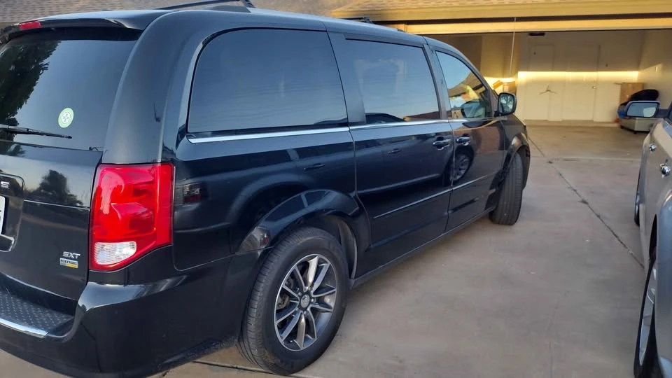 2017 Dodge Caravan - Image 5 of 12