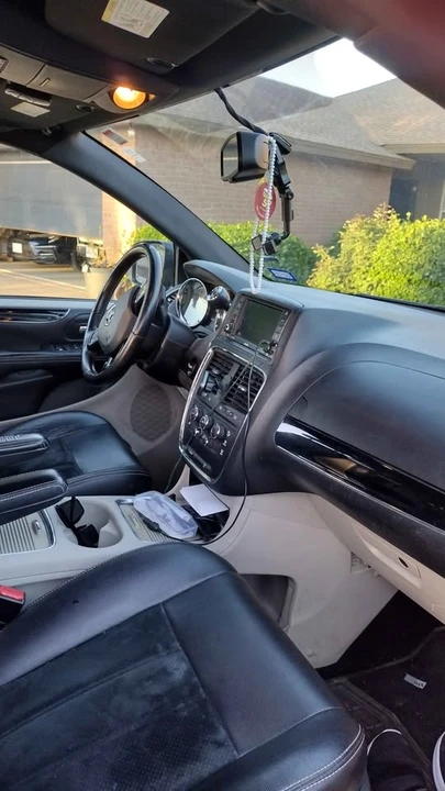 2017 Dodge Caravan - Image 3 of 12