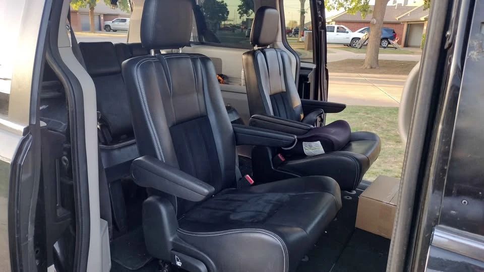 2017 Dodge Caravan - Image 12 of 12