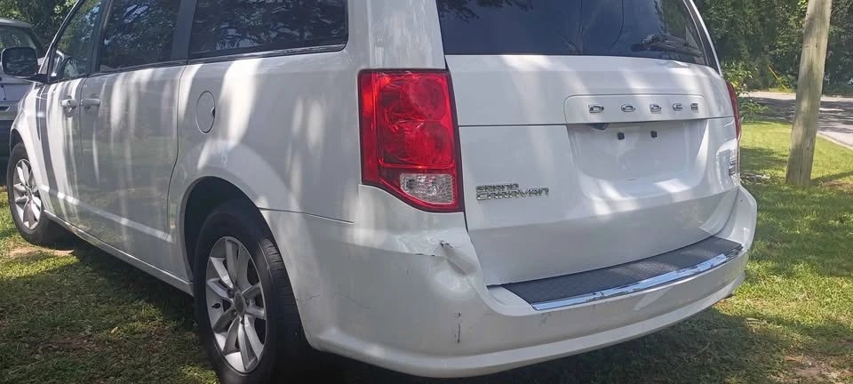 2017 Dodge Caravan - Image 6 of 11
