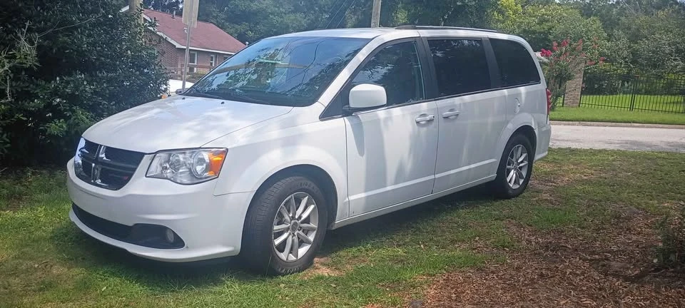 2017 Dodge Caravan - Image 11 of 11