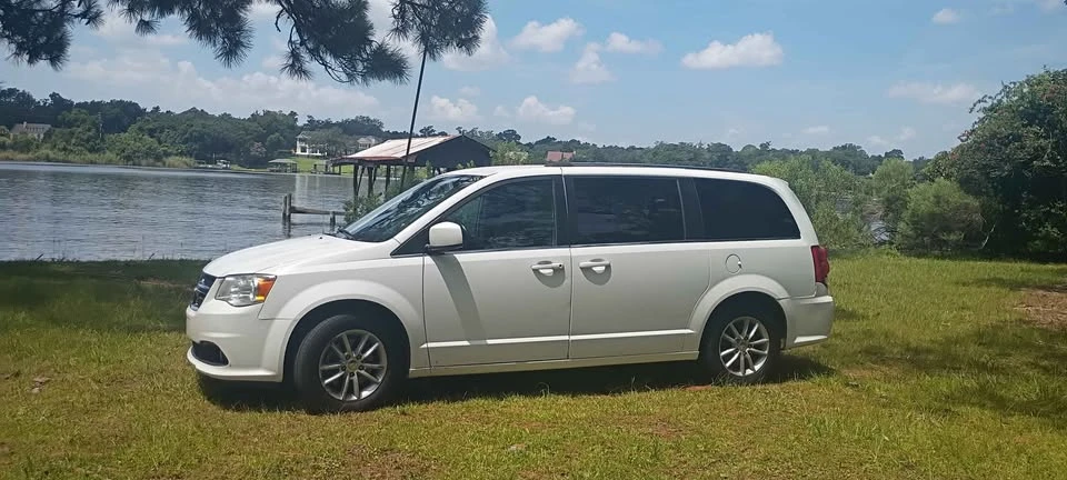 2017 Dodge Caravan - Image 7 of 11