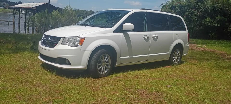 2017 Dodge Caravan - Image 3 of 11