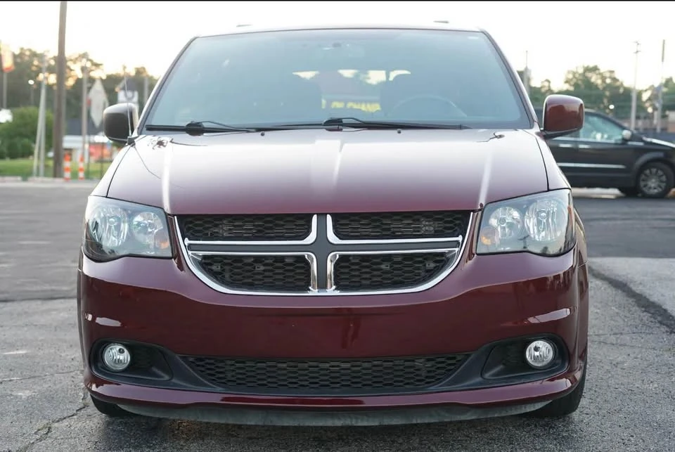 2017 Dodge Caravan - Image 6 of 15