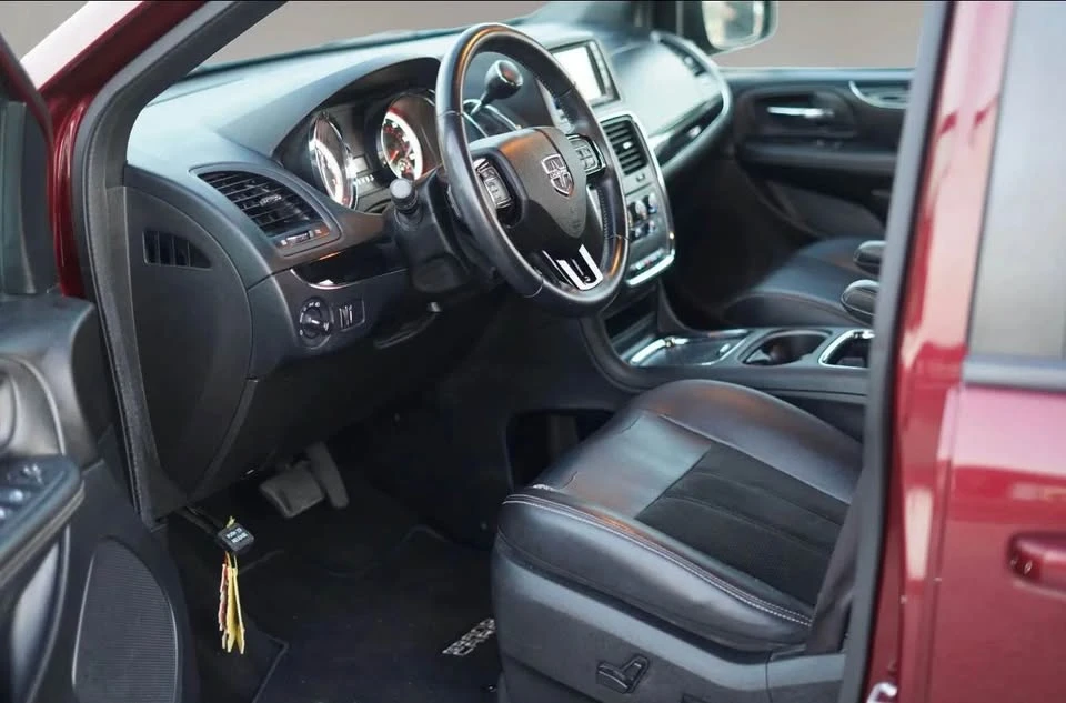 2017 Dodge Caravan - Image 15 of 15