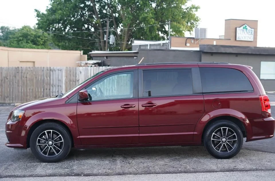 2017 Dodge Caravan - Image 4 of 15