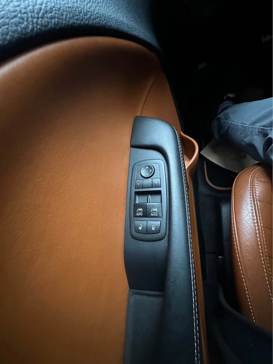 2017 Dodge Challenger 3rd Gen - Image 12 of 15