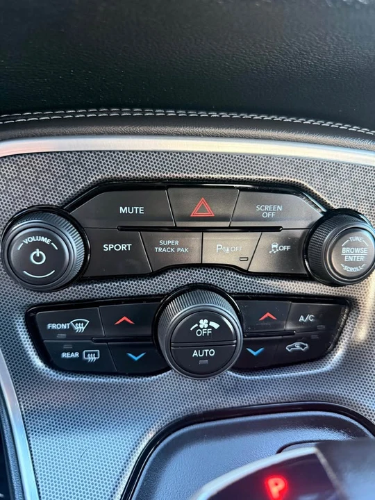 2017 Dodge Challenger 3rd Gen - Image 12 of 17