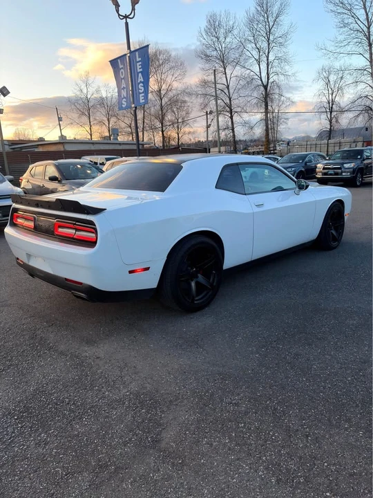 2017 Dodge Challenger 3rd Gen - Image 5 of 8