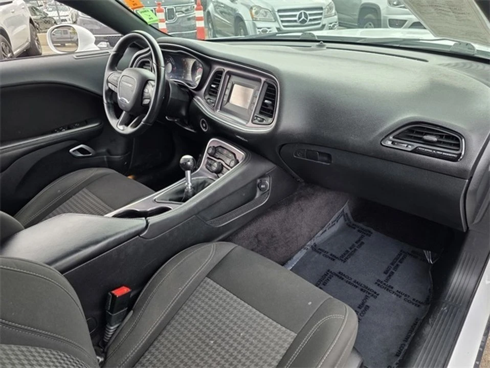 2017 Dodge Challenger 3rd Gen - Image 9 of 20