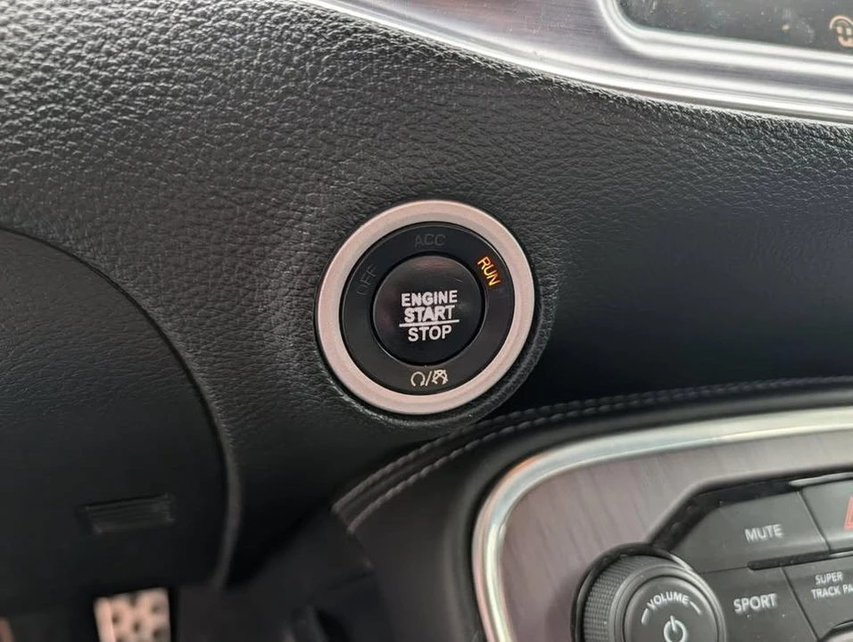 2017 Dodge Challenger 3rd Gen - Image 18 of 20