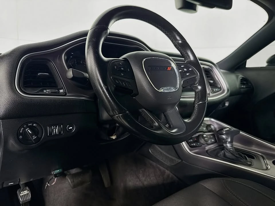 2017 Dodge Challenger 3rd Gen - Image 16 of 19