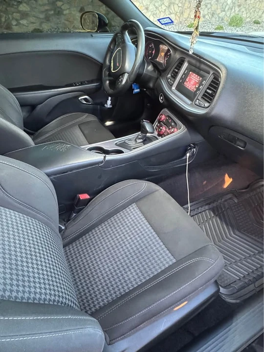 2017 Dodge Challenger 3rd Gen - Image 6 of 7