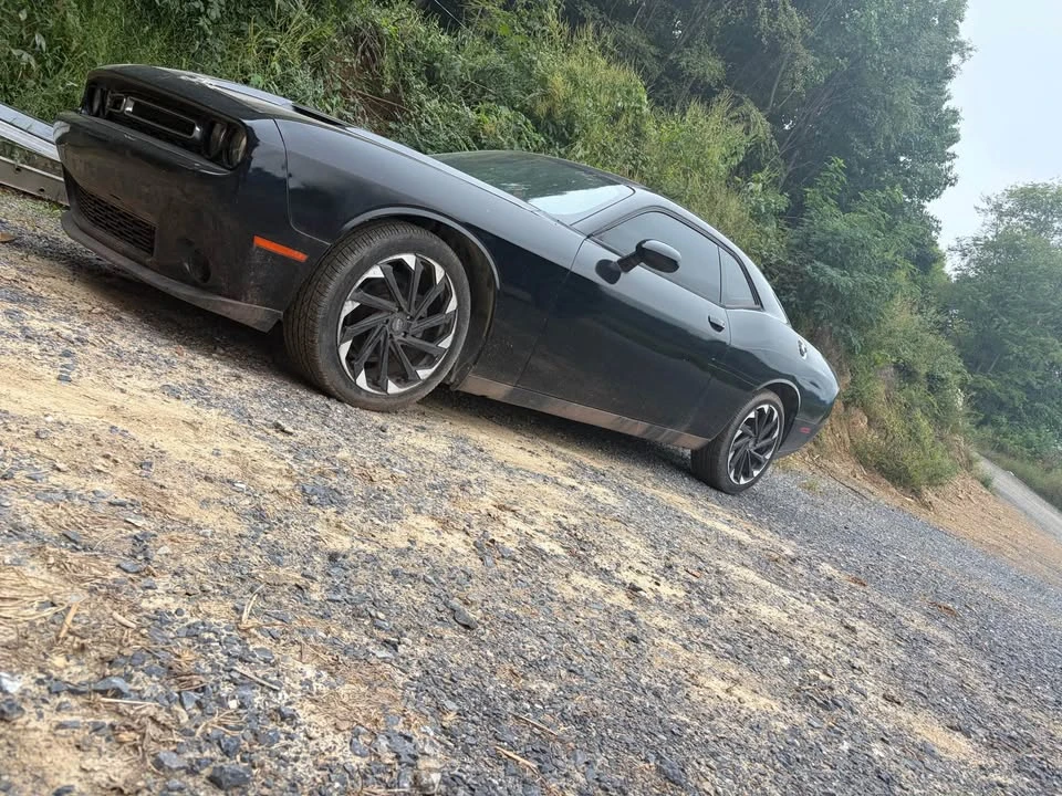2017 Dodge Challenger 3rd Gen - Image 2 of 2