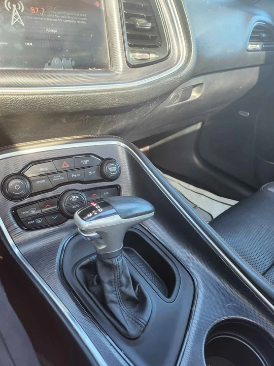 2017 Dodge Challenger 3rd Gen - Image 15 of 17