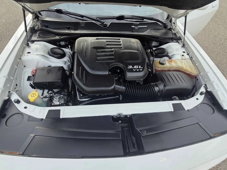 2017 Dodge Challenger 3rd Gen - Image 16 of 17