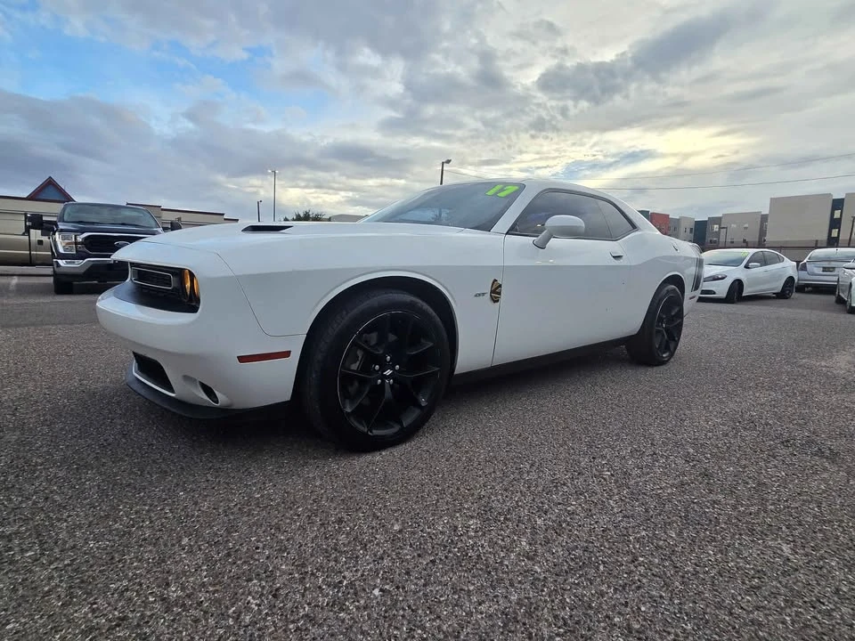2017 Dodge Challenger 3rd Gen - Image 9 of 17
